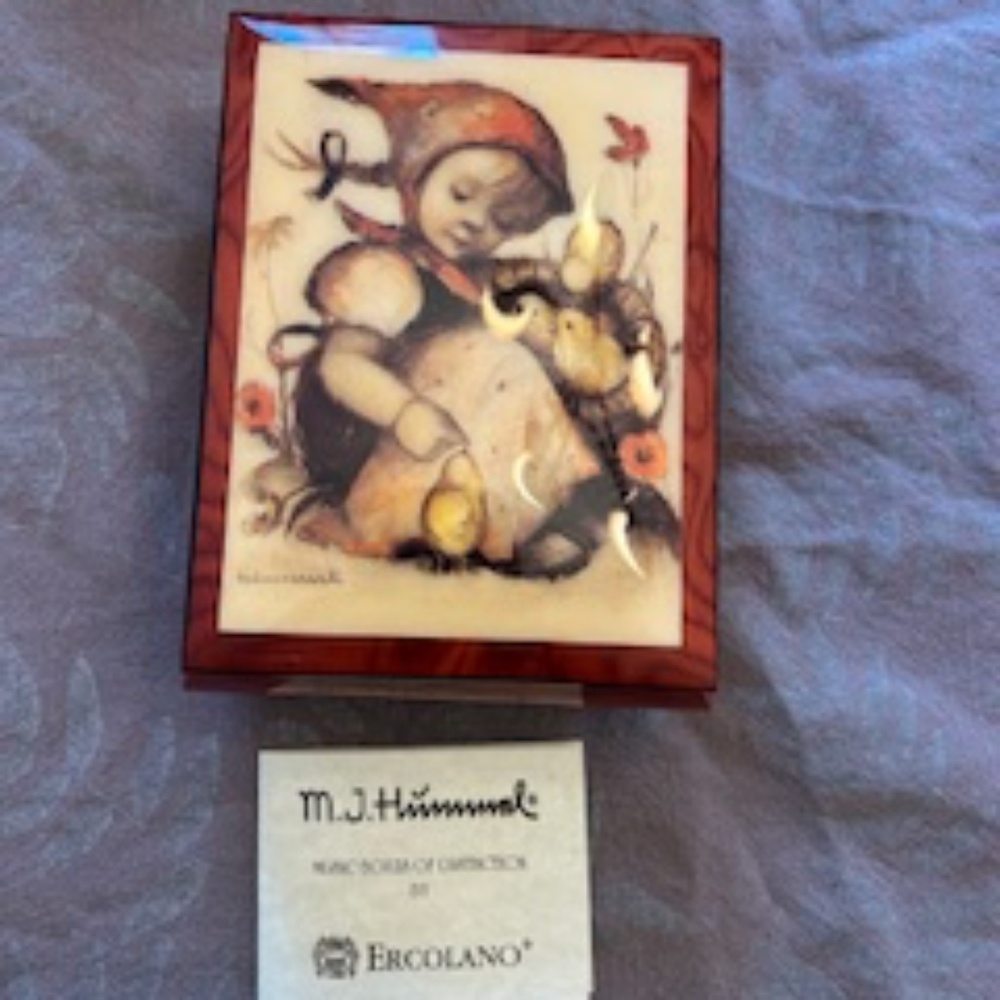 Hand Crafted Music Box by Ercolano  Chick Girl - M J Hummel